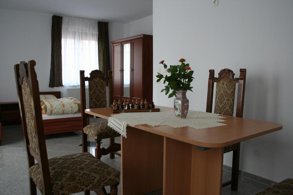 Pensjonacik Graven Apartment Nidzica Room photo